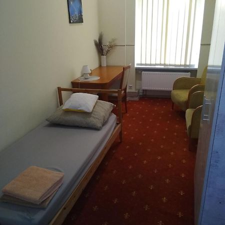 Hostel Kwadrans Ґлівіце Екстер'єр фото