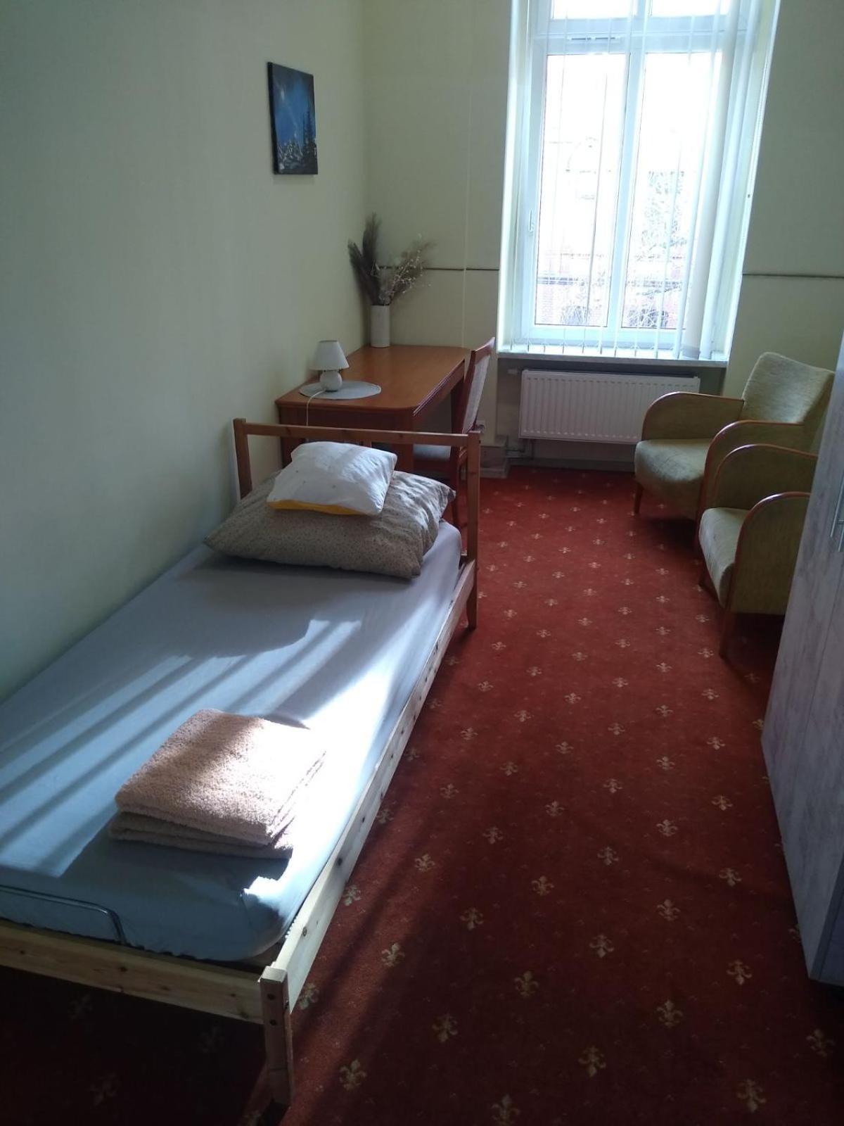 Hostel Kwadrans Ґлівіце Екстер'єр фото