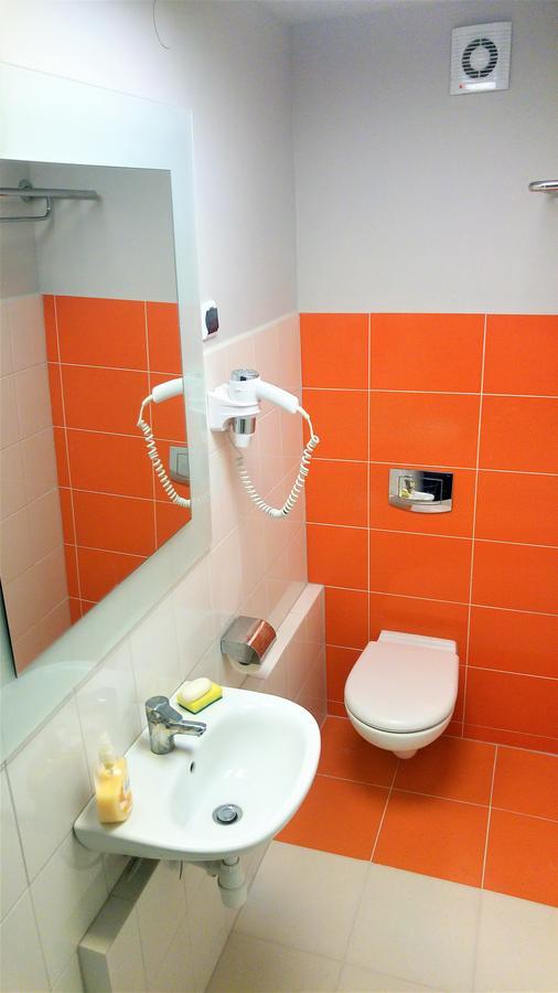 Hostel Kwadrans Ґлівіце Екстер'єр фото